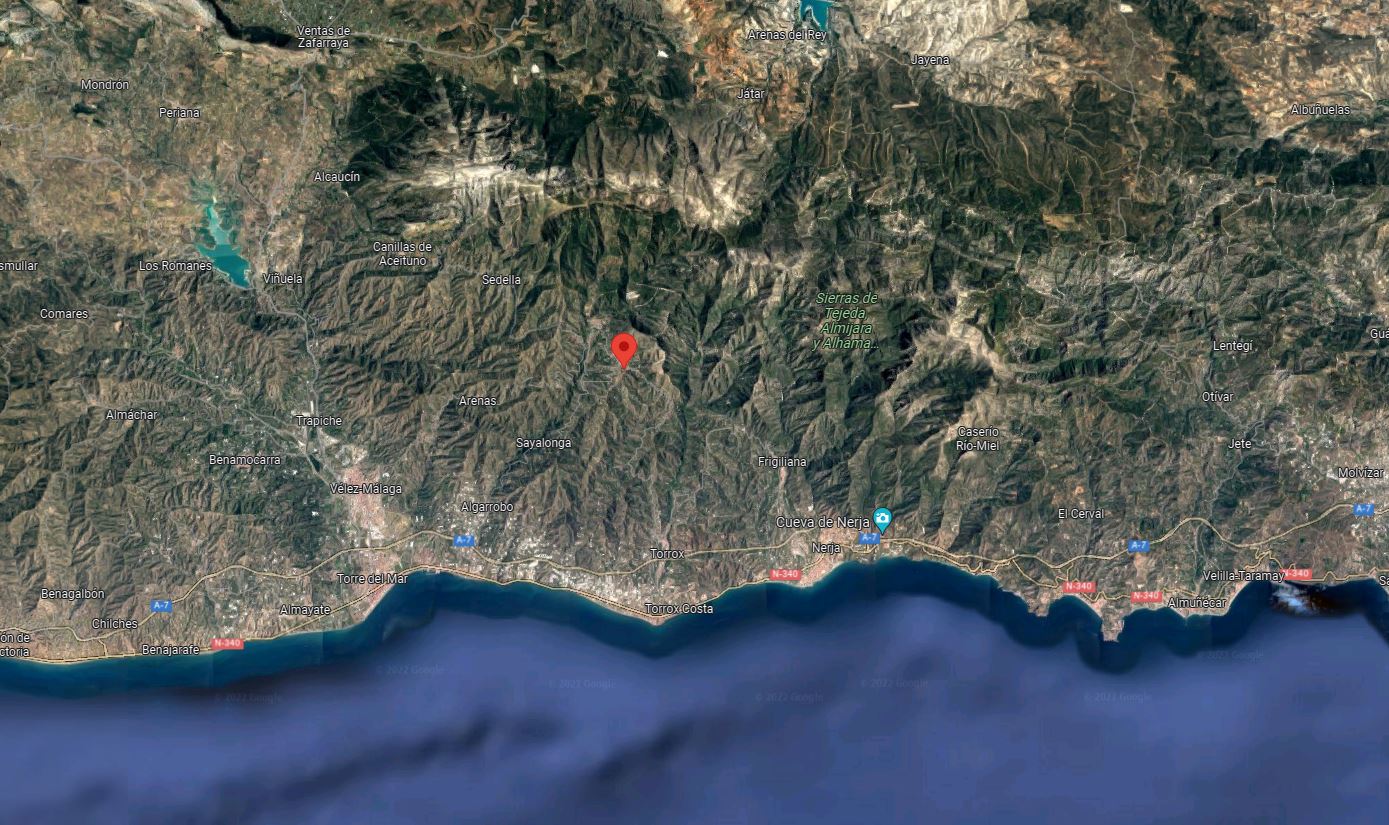 Subasta de lote de 5 parcelas de terreno en el Paraje La Lomilla de Cómpeta (Málaga) image 4