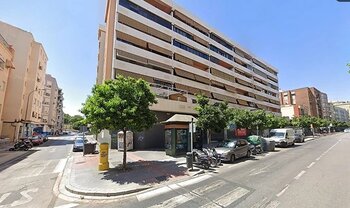 Subasta de Nuda propiedad de 1/2 indivisa de vivienda con garaje nº 38 en Málaga
