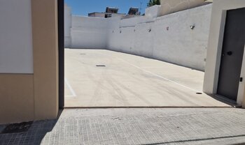 Venta de parcela de suelo urbano en Trebujena (Cádiz).GARAJES