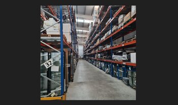 Lote de estanterías metálicas Esnova Racks en Cabanes (Castellón)