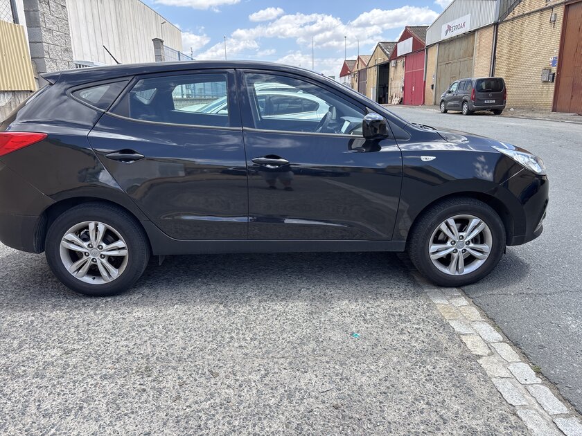 Subasta de vehículo Hyundai ix35 diésel en Sevilla